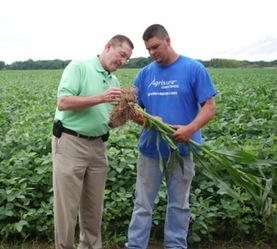 GYPSOIL agronomy experts work closely with crop producers to help them improve soil quality.